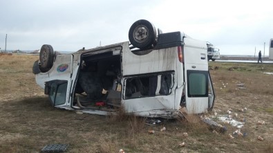 Aksaray'da Minibüs Devrildi Açıklaması 1 Yaralı