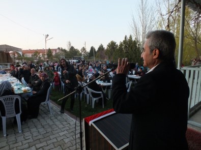 Başkan Büyükkarcı, İlçe Halkına Birlik Ve Beraberlik Yemeği Verdi