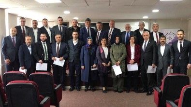 Düzce İl Genel Ve Belediye Meclis Üyeleri Mazbatalarını Aldı