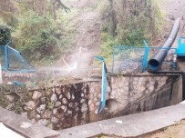 SAKARYA ÜNIVERSITESI - Kontrolden Çıkan Kamyon Su Tesisine Uçtu Açıklaması 1 Ölü, 2 Yaralı