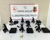 SİLAH FABRİKASI - Konya'da 7 Adet Glock Marka Silah Kaçak Yolla Satılırken Ele Geçirildi