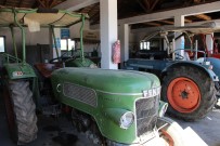 ALMANLAR - Lisenin Hangarında Yarım Asırlık Traktör Filosu