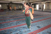 ULU CAMİİ - Elazığ'da Cami Ve Türbeler 'Gül' Gibi Kokuyor