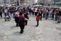 KARDEŞ TÜRKÜLER - İzmir'de 1 Mayıs'ın Adresi Gündoğdu