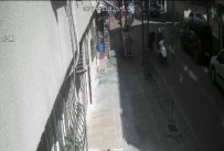 KİMLİK TESPİTİ - Kapkaççılar Önce Kameralara, Sonra Polise Yakalandı