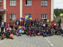 BAHAR ŞENLİĞİ - Köy Okulunda Bahar Şenliği
