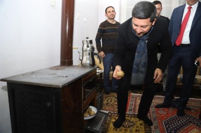 Nevşehir Belediye Başkanı Rasim Arı'dan Çat Kapı Ev Ziyareti