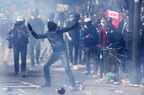 Paris'te Olaylı 1 Mayıs Açıklaması 25 Yaralı, 222 Gözaltı