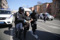 Rusya'da 1 Mayıs Gösterilerinde Çıkan Olaylarda 120 Kişi Gözaltına Alındı