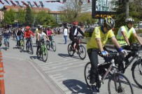 ŞEHİR İÇİ - TADOS Bisiklet Kulübü Üyeleri, Dikkat Çekmek İçin Pedal Çevirdi