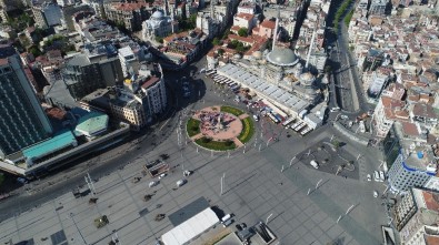 Taksim Meydanı'na Sendikaların Çelenk Bırakması Havadan Görüntülendi