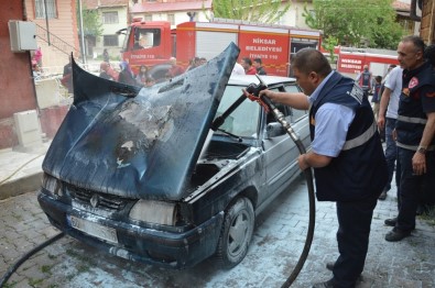 Tokat'ta Park Halindeki Otomobil Yandı