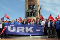 GÜMÜŞSUYU - Türk-İş Üyeleri Taksim Cumhuriyet Anıtı'na Çelenk Bıraktı