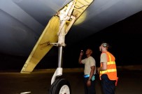 UÇAK GEMİSİ - ABD'nin B-52'Leri Katar'daki Üsse İndi