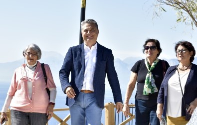 Başkan Uysal'dan Anneler Günü Daveti