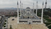 SAADET PARTİSİ - Büyük Çamlıca Camii Ramazan'ın İlk Cumasında Doldu Taştı