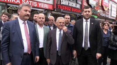 Kadınlar Çarşısı Yeni Heykeline Kavuştu