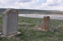 Kars'ta Rus Anıt Mezarlar Ortaya Çıktı