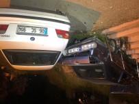 Kontrolden Çıkan Otomobil Alt Sokağa Uçtu Açıklaması 1 Yaralı