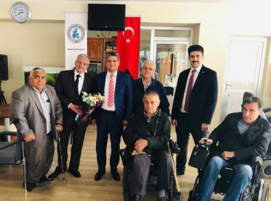 Konya SMMMO Başkan Adayı Abdil Erdal'dan Sakatlar Derneğine Ziyaret