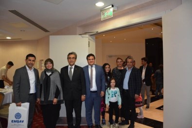 Kuşadası'nda Şehit Aileleri Ve Gaziler Onuruna İftar Yemeği