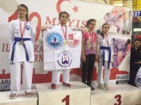 HENTBOL - Nilüferli Karateciler Kürsüde