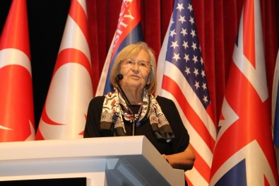 Prof. Dr. Çiçek 'Doğumdan Ölüme İnsanla Beraber Olunan Meslek Hemşirelik'