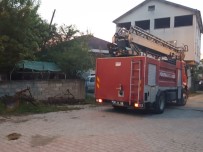 SAHUR - Sayaçtan Çıkan Duman, Yaşlı Aileye Korku Dolu Anlar Yaşattı