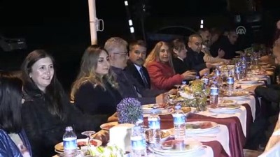 Adıyaman Protokolü Ve Eşlerinden Kontrol Noktasında Sahur