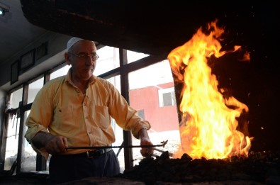 Demircilerin 'Sıcak Ateş' Ve 'Oruçla' İmtihanı