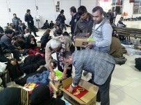 ŞEHİRLERARASI OTOBÜS - Edremit Belediyesinden Göçmenlere Anlamlı Destek