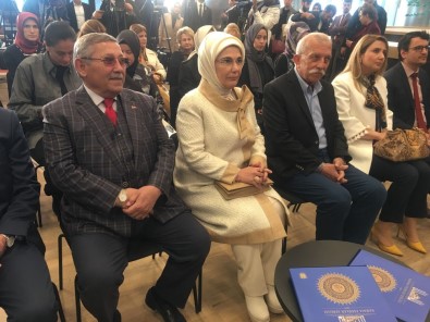 Emine Erdoğan, Çamlıca Camisi'nde Sergi Açılışını Yaptı