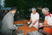 MEHMET AKGÜN - İş Adamları Deprem Bölgesinde Bin 500 Kişilik İftar Yemeği Verdi