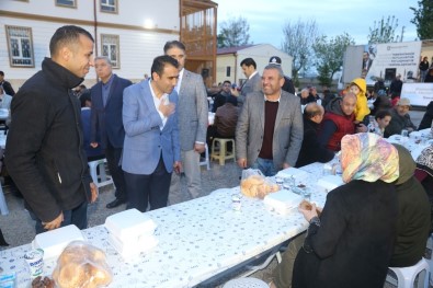 Karamanlılar Belediyenin İftar Sofrasında Buluştu