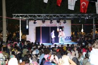 RAMAZAN AYı - Kavuklu İle Pişekar Vatandaşları Eğlendirdi