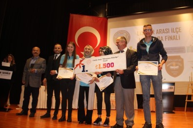 Liseli Öğrenciler İktidar Ve Muhalefet Temsilcisi Olarak Karşı Karşıya Geldi