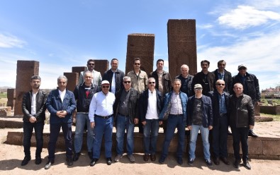 Milli Eğitim Bakanlığı Müfettişleri Ahlat'ın Tarihi Mekanlarını Gezdi