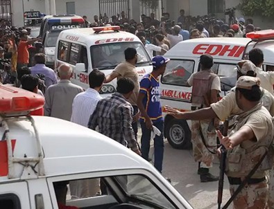 Pakistan'da lüks otele silahlı saldırı
