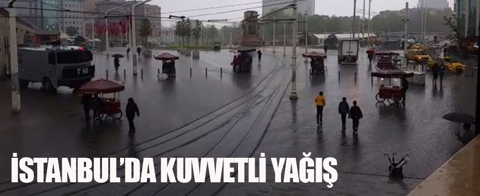 Sağanak yağış vatandaşlara zor anlar yaşattı