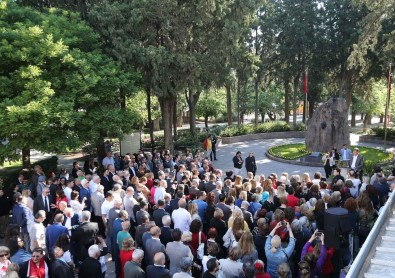 Anneler Günü'nde Zübeyde Ana'ya Koştular