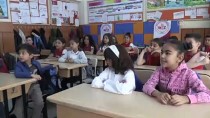 OSMANGAZİ ÜNİVERSİTESİ - 'Balık Pulu' Hastası Kızın On Parmağında On Marifet