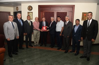 Başkan Akay'dan Kızılay'a Destek