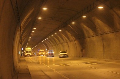 Dolmabahçe Tüneli'nde feci kaza