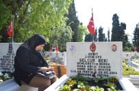 EDIRNEKAPı - Edirnekapı Şehitliği'nde Hüzünlü Anneler Günü