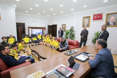 Erciyessporlu Minikler, Başkan Özdoğan'ı Ziyaret Etti