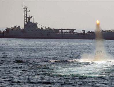 İran'dan ABD'ye Basra Körfezi'ndeki savaş gemisini vurma tehdidi