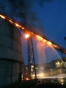 Kağıt Fabrikasında Korkutan Yangın