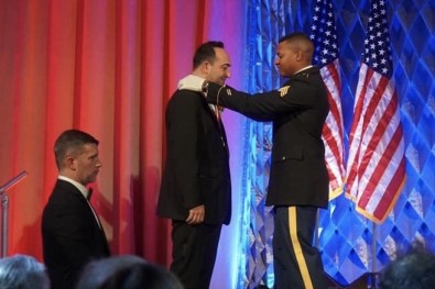 ABD'de 3 Tür'e Ellis Adası Şeref Madalyası Verildi