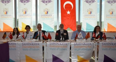 Dünyanın Dört Bir Tarafından Öğrenciler Bursa'ya Gelecek