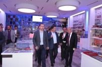 EKREM ÇELEBİ - Ekrem Çelebi Trabzonspor Anı Defterini İmzaladı